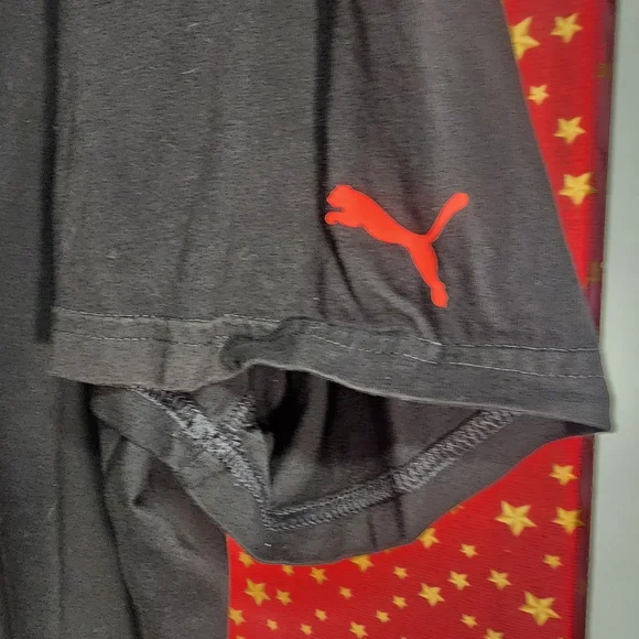 **PUMA Men's Black Graphic Logo T-Shirt** - Picture 2 of 5